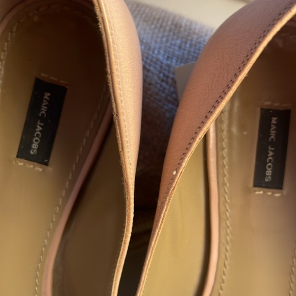 Marc Jacob’s 2 toned patent leather and kidskin flats with bows - Picture 4 of 15